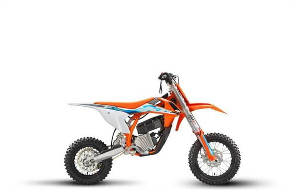 2023 KTM SX-E 3 First Look [Just In Time For Christmas]