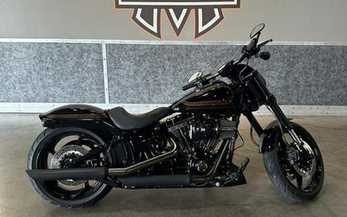 2016 Harley-Davidson® FXSE - CVO™ Pro Street Breakout®