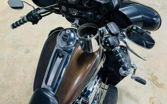 2013 Harley-Davidson® FLHTCUTAE - Tri Glide® Ultra Classic® 110th Anniversary Edition