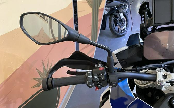 2025 BMW S 1000 XR Light White / M Motorsport