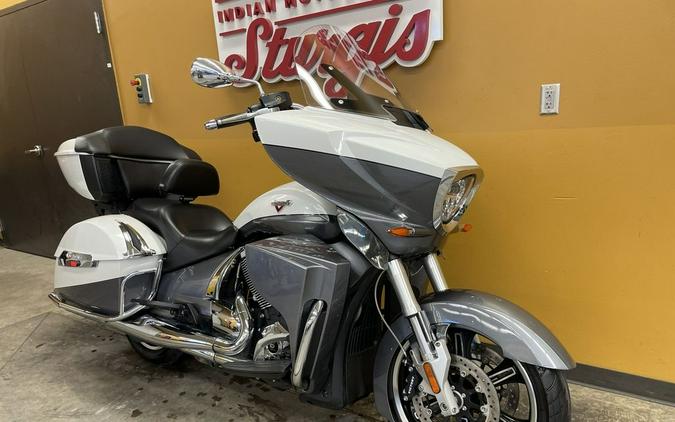 2016 Victory Motorcycles® Cross Country Tour® Two-Tone White Pearl and Gray