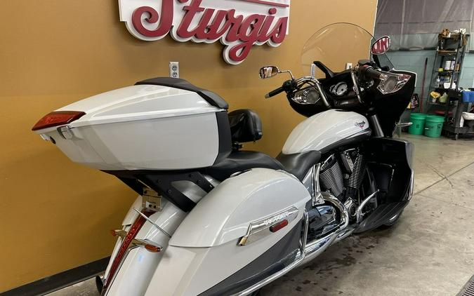 2016 Victory Motorcycles® Cross Country Tour® Two-Tone White Pearl and Gray