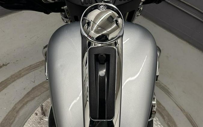2015 Harley-Davidson® FLHTCUL - Electra Glide® Ultra Classic® Low
