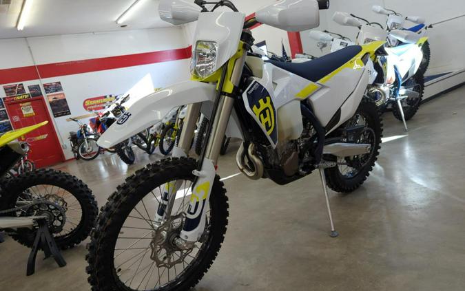 2023 Husqvarna FE 450 First Look [6 Fast Facts – New Model]