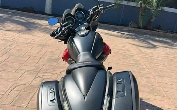 2017 Moto Guzzi MGX-21