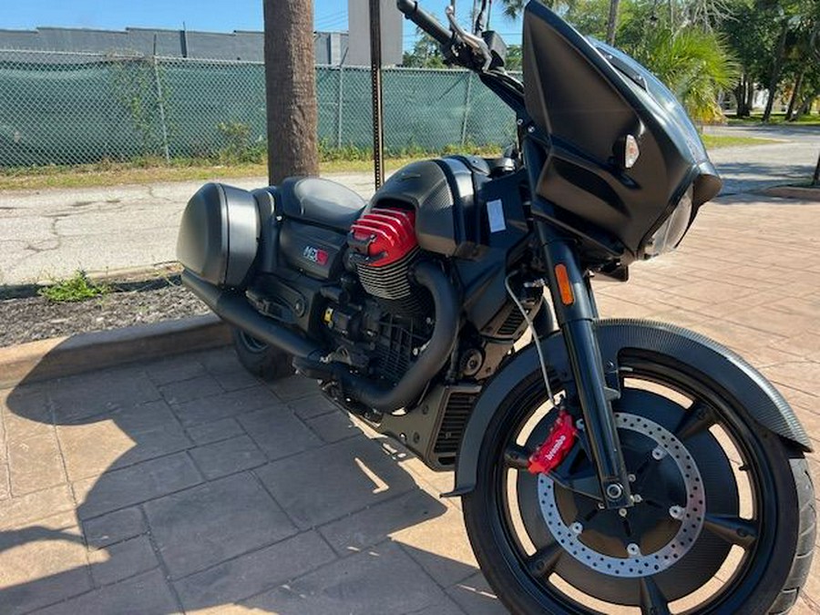 2017 Moto Guzzi MGX-21