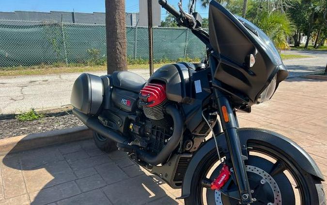 2017 Moto Guzzi MGX-21