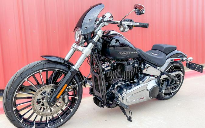 2025 Harley-Davidson® Breakout™ FXBR Vivid Black