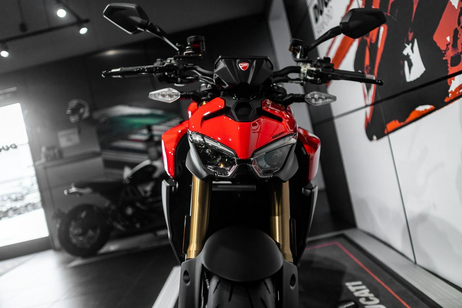2026 Ducati Streetfighter V2 896