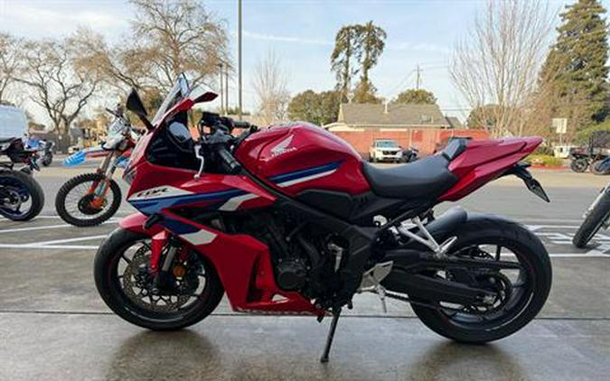 2025 Honda CBR650R E-Clutch