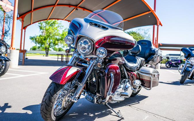 2015 Harley-Davidson CVO Ultra Limited Palladium Silver/Typhoon Maroon