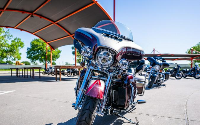 2015 Harley-Davidson CVO Ultra Limited Palladium Silver/Typhoon Maroon