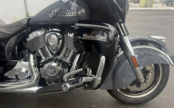 2021 Indian Motorcycle Roadmaster Icon Black Azure Crystal/Stealth Gray Azure Crystal