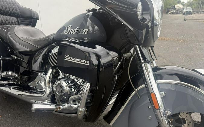 2021 Indian Motorcycle Roadmaster Icon Black Azure Crystal/Stealth Gray Azure Crystal
