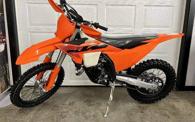 2025 KTM 125 XC