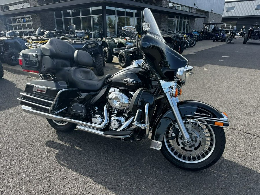 2013 Harley-Davidson® FLHTCU - Electra Glide® Ultra Classic®