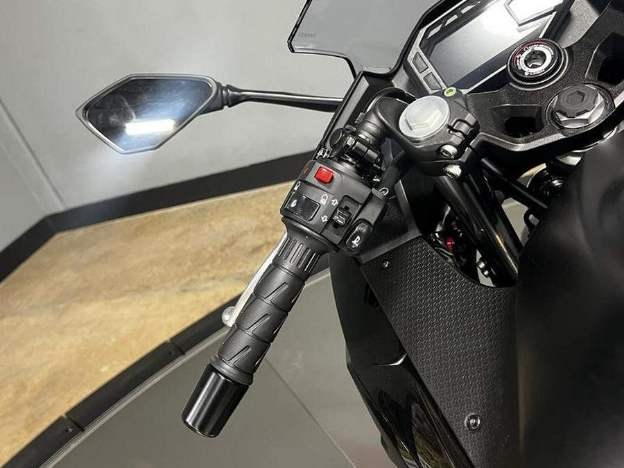 2026 Kawasaki Ninja® 500 ABS Metallic Flat Spark Black