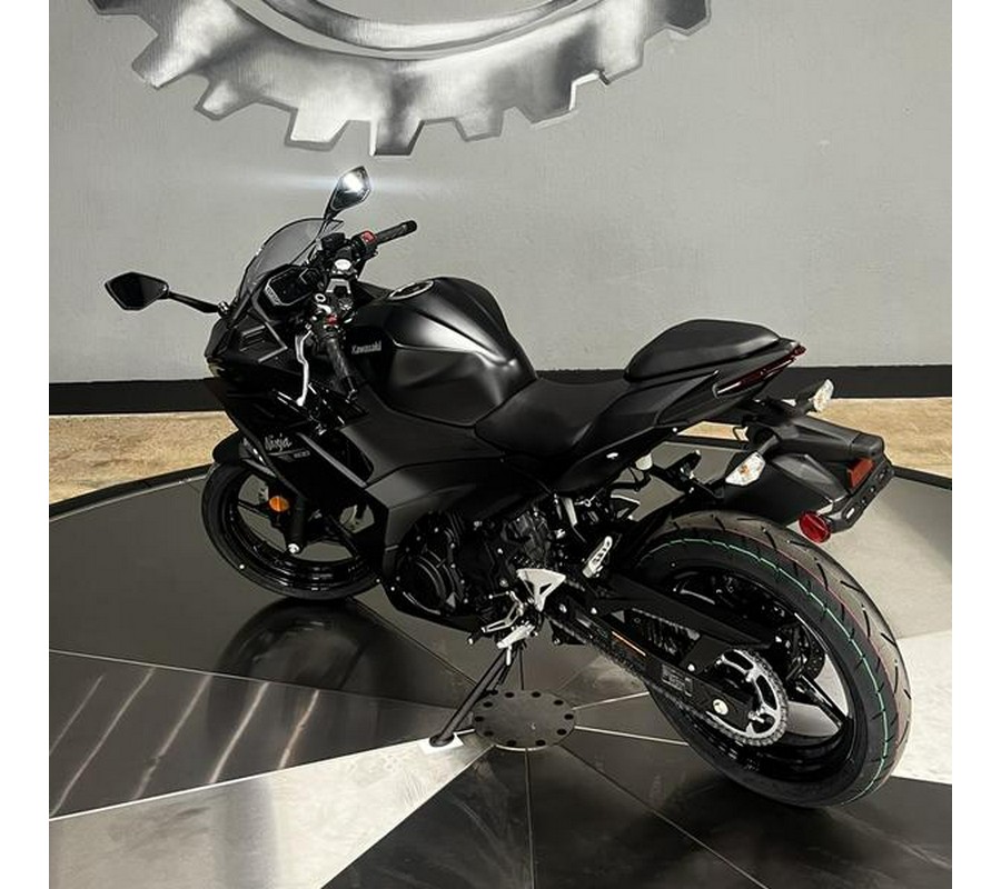 2026 Kawasaki Ninja® 500 ABS Metallic Flat Spark Black