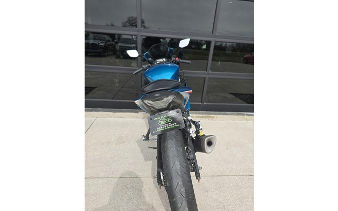 2021 YZF R3 - Yamaha