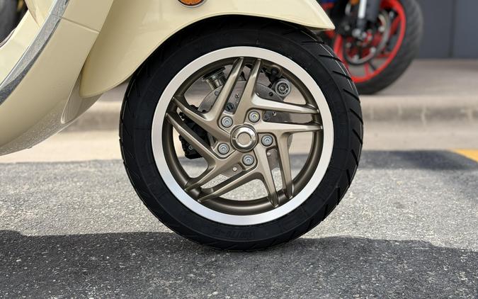 2027 Vespa Primavera 150