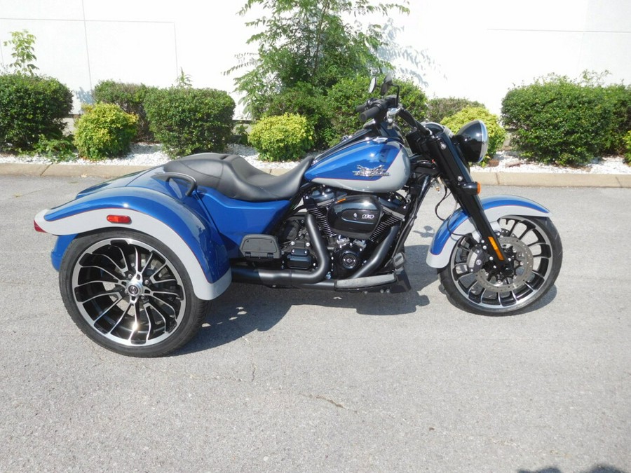 2023 Harley-Davidson Freewheeler Bright Billiard Blue/Billiard Gray