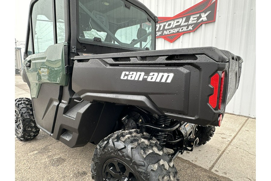 2024 Can-Am DEFENDER DPS CAB HD9