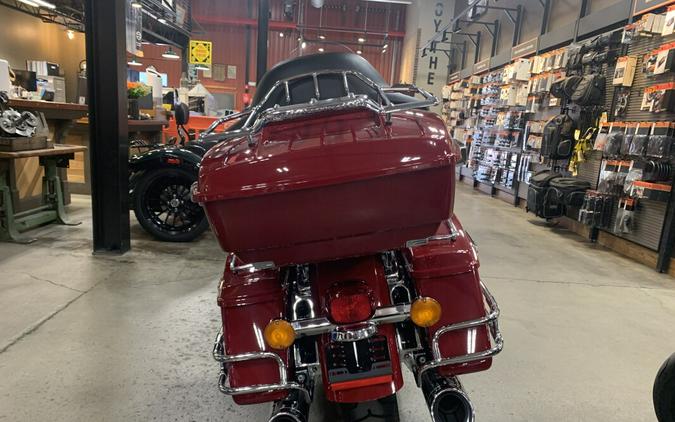 2021 Harley-Davidson® Road King® Billiard Red with Detachable Tour Pack