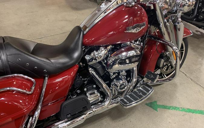 2021 Harley-Davidson® Road King® Billiard Red with Detachable Tour Pack