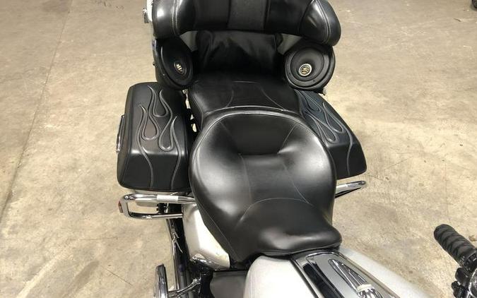 2009 Harley-Davidson® CVO Electra Glide Ultra Classic - FP7749