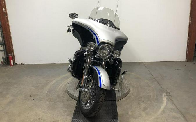 2009 Harley-Davidson® CVO Electra Glide Ultra Classic - FP7749
