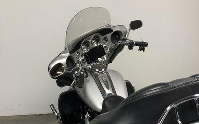 2009 Harley-Davidson® CVO Electra Glide Ultra Classic - FP7749
