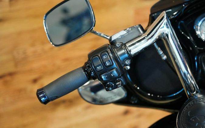 2015 Harley-Davidson Street Glide FLHXS - Special