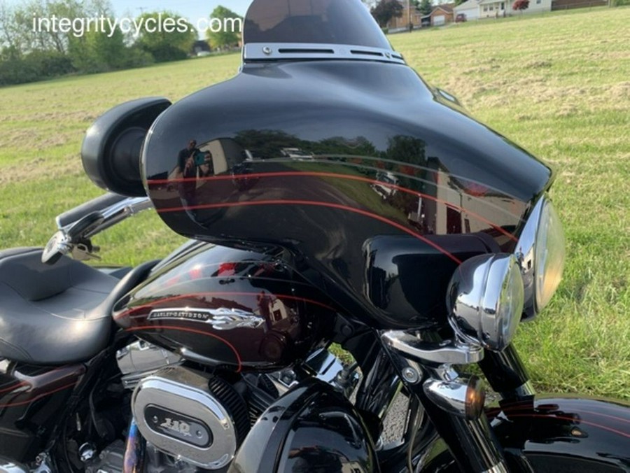 2011 Harley-Davidson® FLHXSE2 - CVO™ Street Glide®