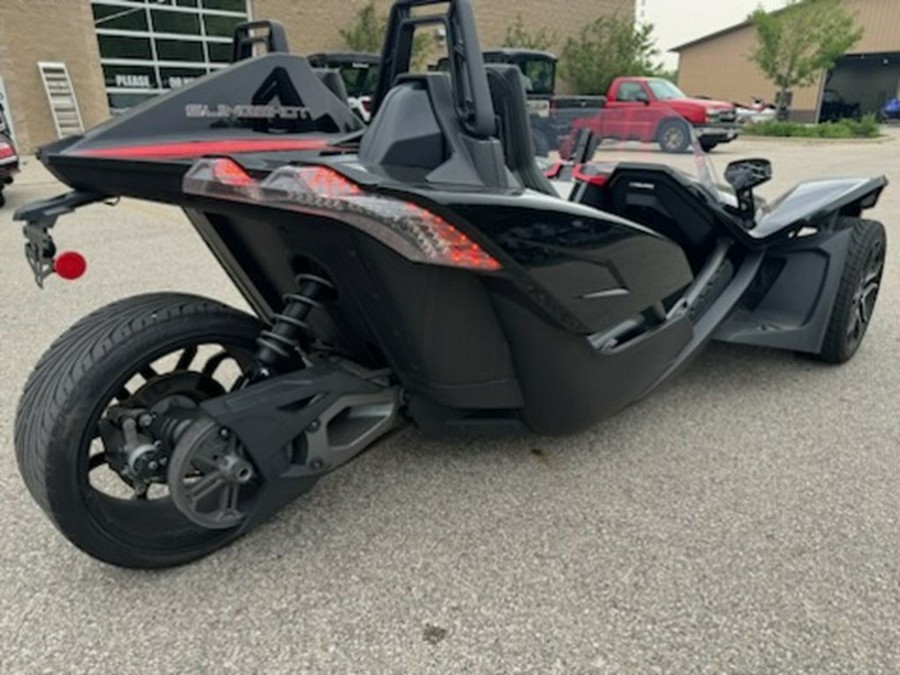 2017 Polaris Slingshot SLINGSHOT SL Sunset Red