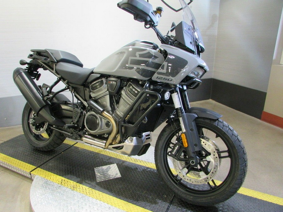 2025 Harley-Davidson® RA1250S - Pan America® 1250 Special