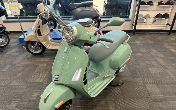 2027 Vespa GTS 310 80th