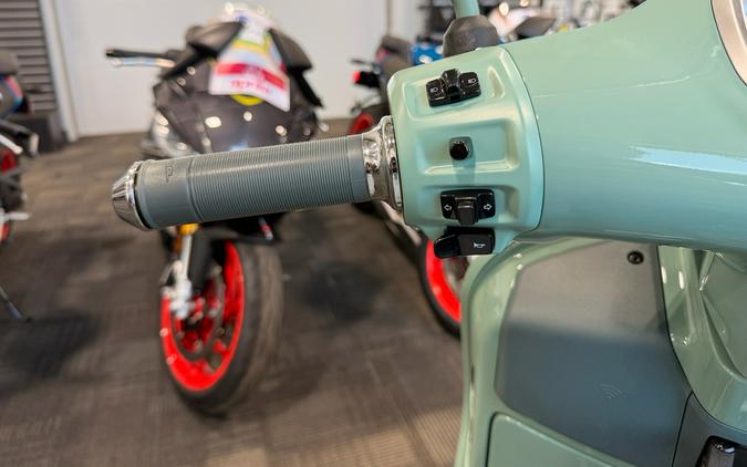 2027 Vespa GTS 310 80th