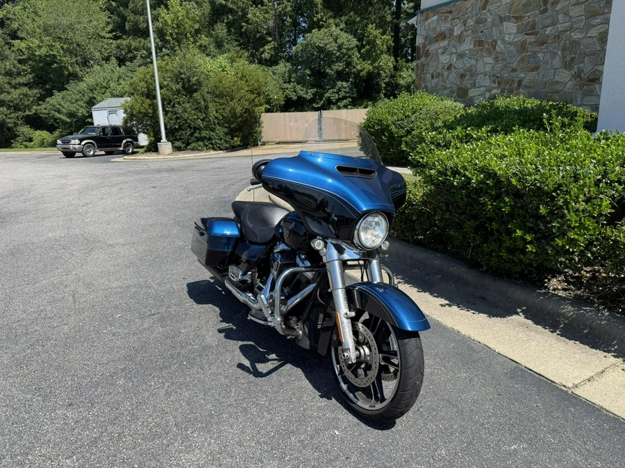 FLHX 2018 Street Glide®