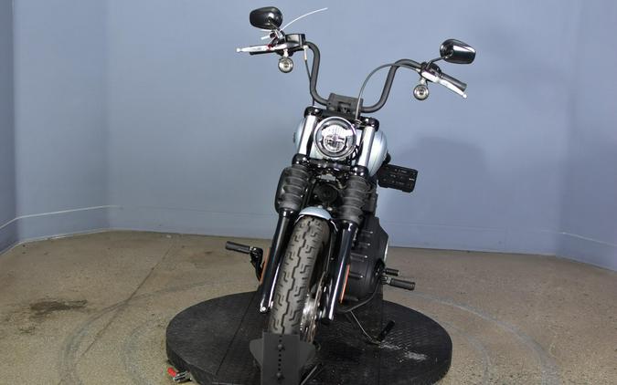 2020 Harley-Davidson Street Bob Barracuda Silver Denim