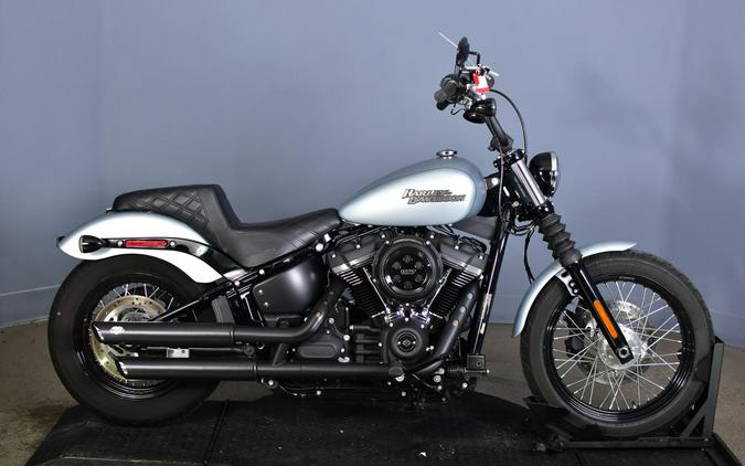 2020 Harley-Davidson Street Bob Barracuda Silver Denim