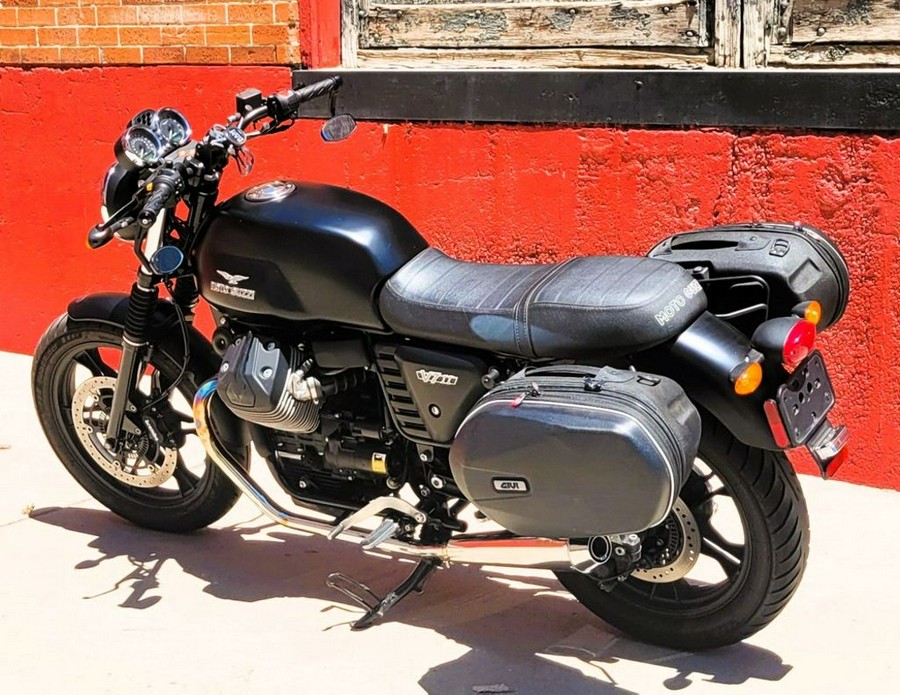 2016 Moto Guzzi V7 II Stone