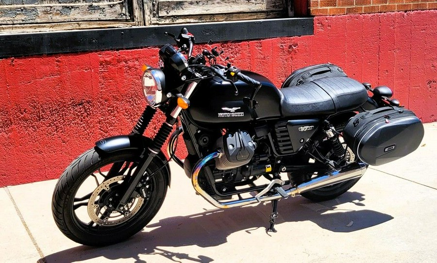 2016 Moto Guzzi V7 II Stone