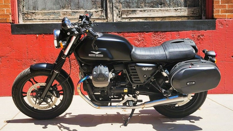 2016 Moto Guzzi V7 II Stone