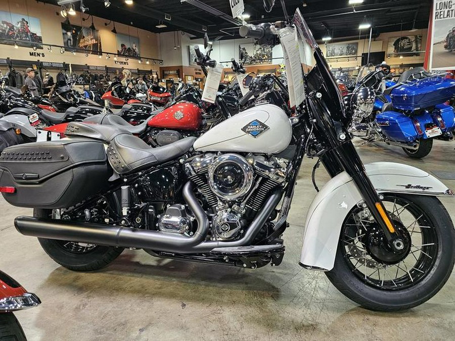 2025 Harley-Davidson® FLHC - Heritage Classic
