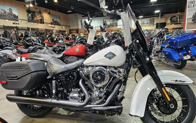 2025 Harley-Davidson® FLHC - Heritage Classic