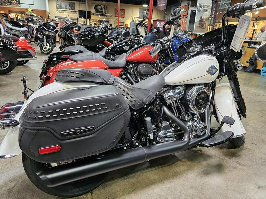 2025 Harley-Davidson® FLHC - Heritage Classic