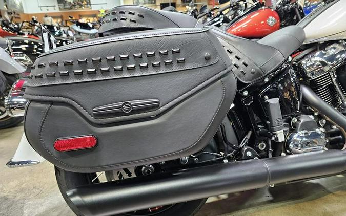 2025 Harley-Davidson® FLHC - Heritage Classic