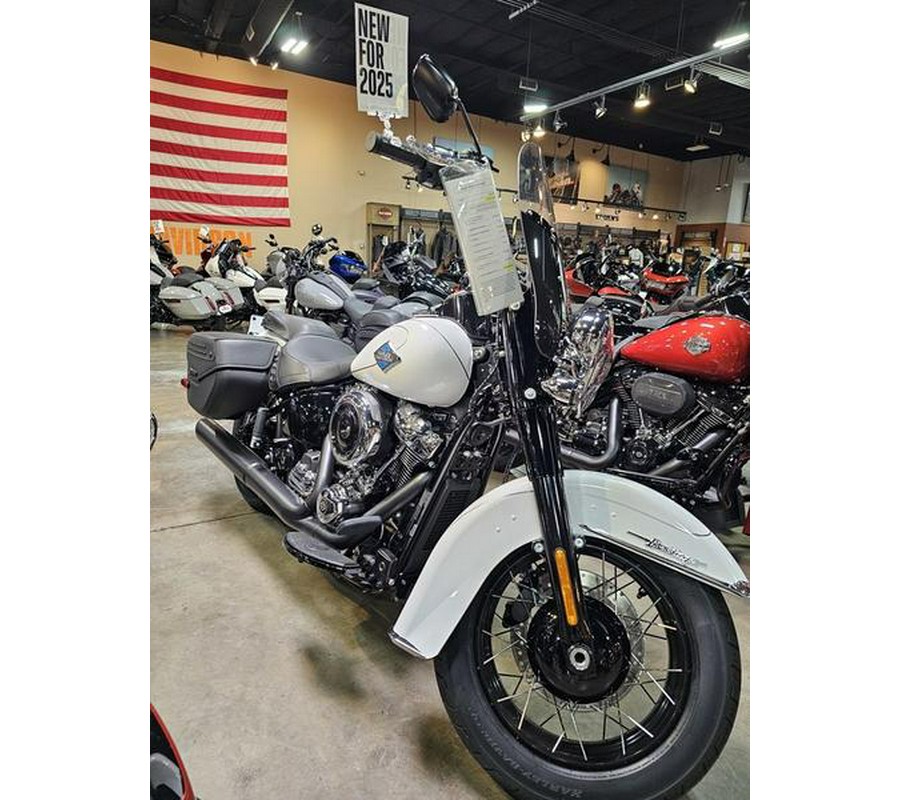2025 Harley-Davidson® FLHC - Heritage Classic