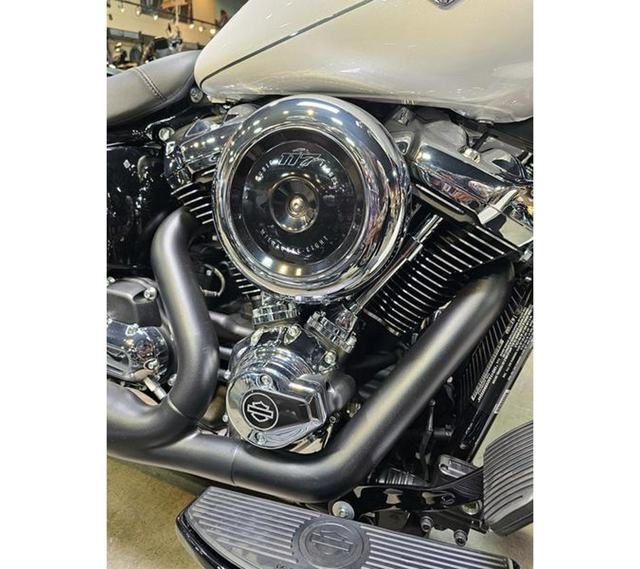 2025 Harley-Davidson® FLHC - Heritage Classic