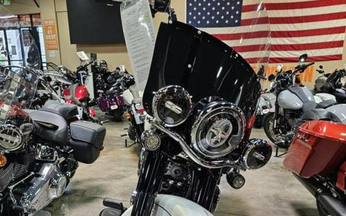 2025 Harley-Davidson® FLHC - Heritage Classic